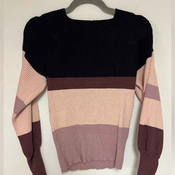 Colorblock Women's Sweater BKE RED size large - Picture 8 of 8